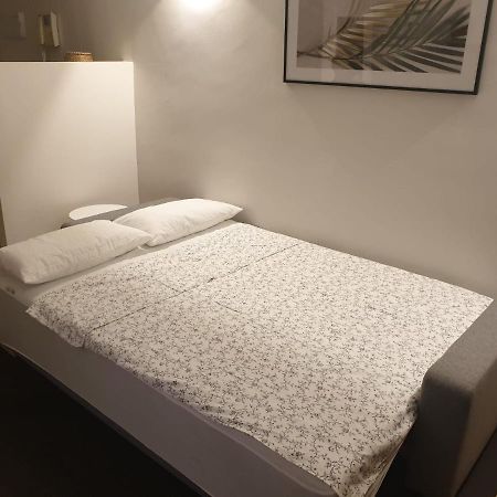 Maxx Apartamento Салоу Екстериор снимка