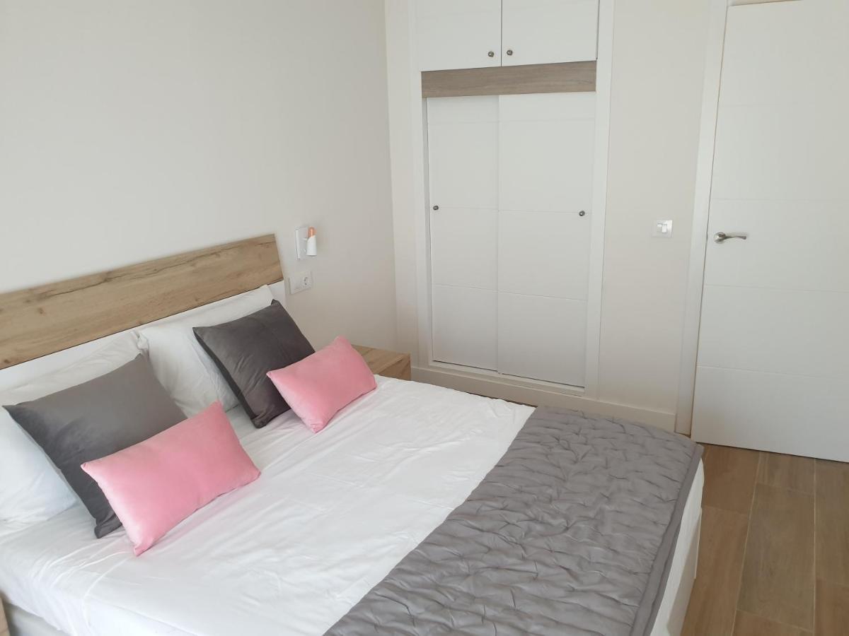 Maxx Apartamento Салоу Екстериор снимка