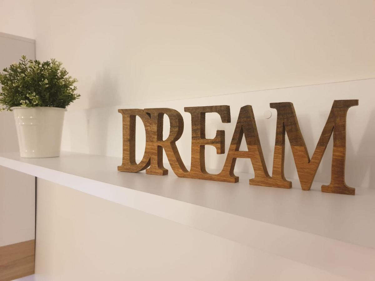 Maxx Apartamento Салоу Екстериор снимка