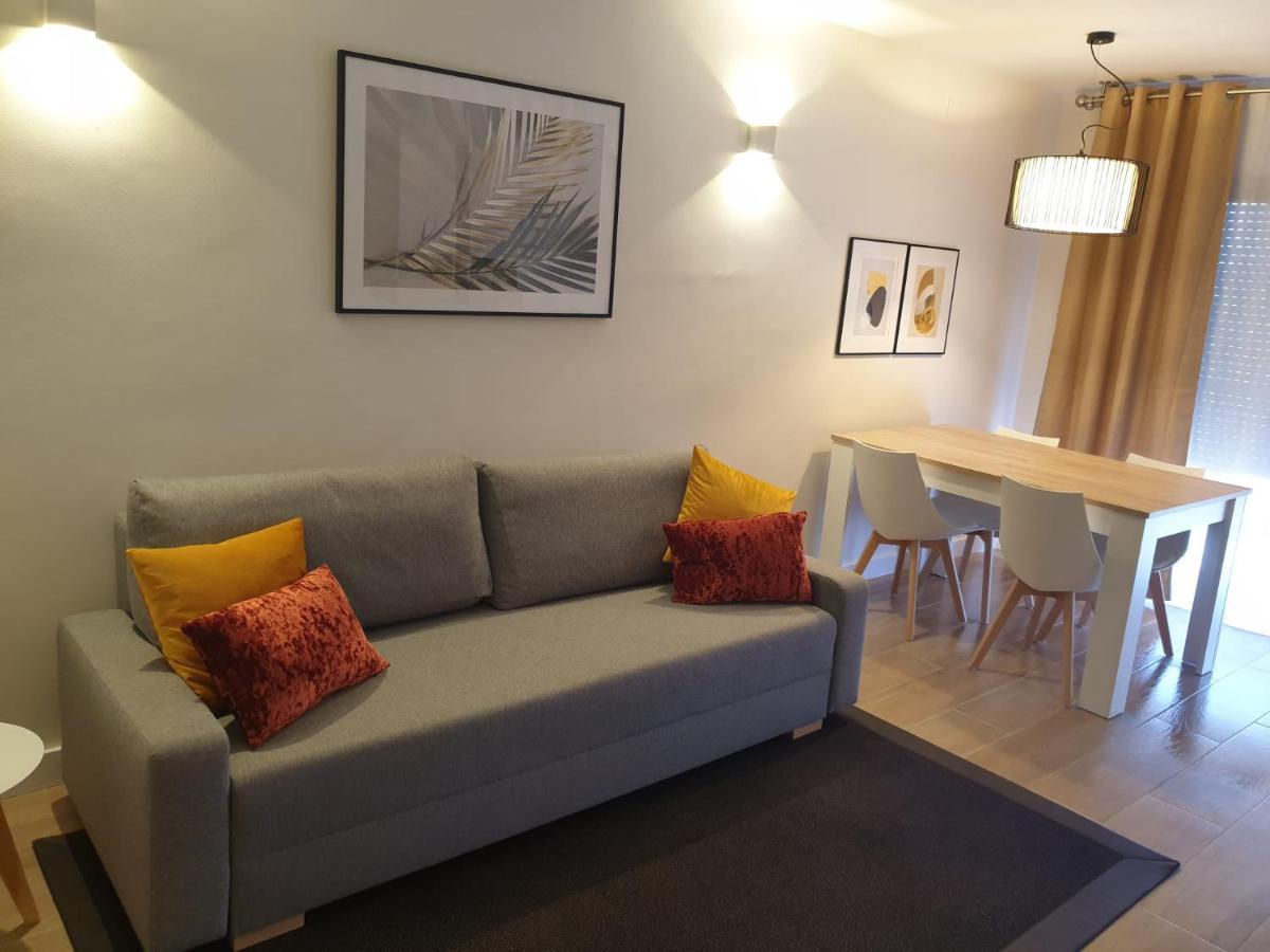 Maxx Apartamento Салоу Екстериор снимка